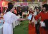 Konuklara nikah şekeri yerine kedi-köpek maması dağıttılar
